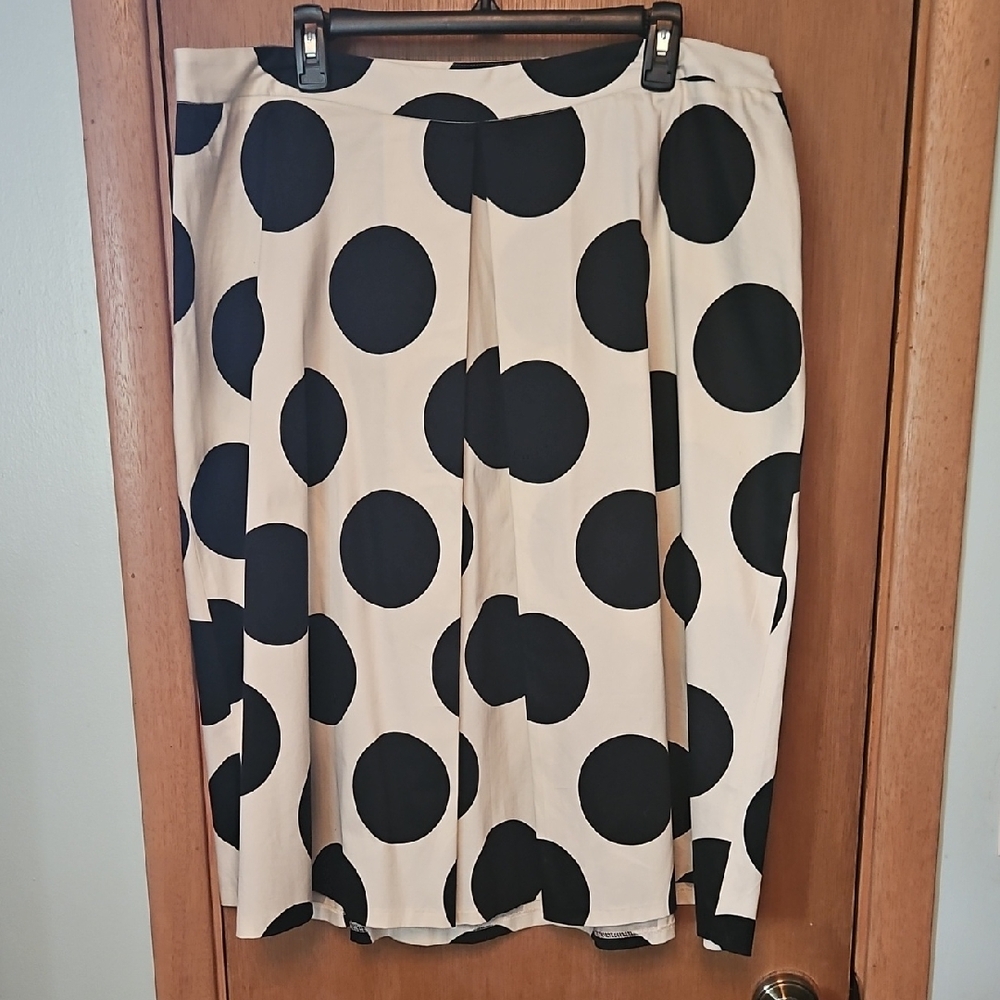 Lane Bryant Polka Dot Skirt in Black and Cream Sz 18